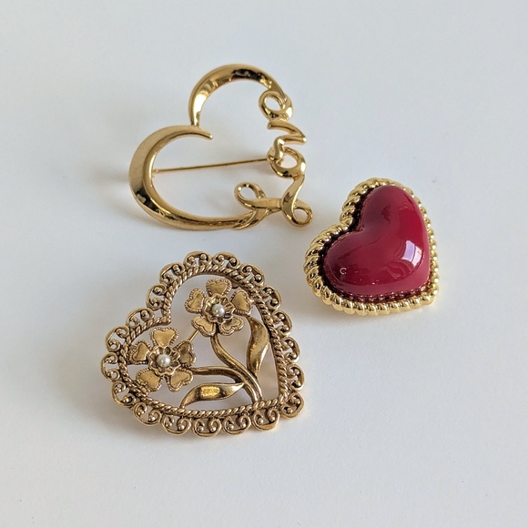 Vintage Heart Wreath Brooch Lot 3pc Gold Tone & Talbots Red Enamel Heart Pin - Picture 3 of 8